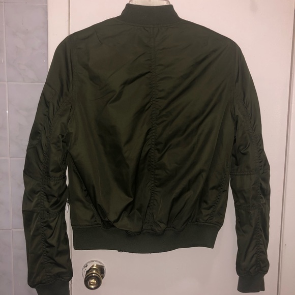 GREEN BOMBER! - Picture 7 of 7